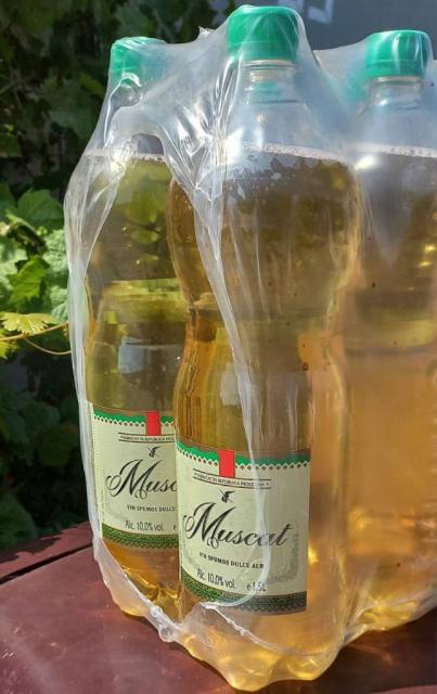 Молдавское шампанское Маунт в 1,5 л. бутылках