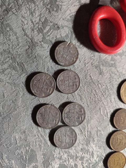 Продам монеты бани