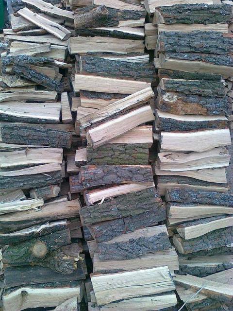 дрова твердых пород дуб акаия есть щепа на растопку сосновая