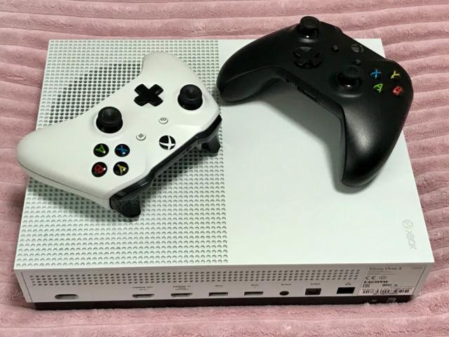 Xbox One S model 1681