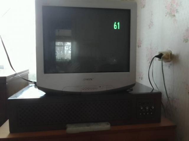 Телевизор SONY серебристого цвета