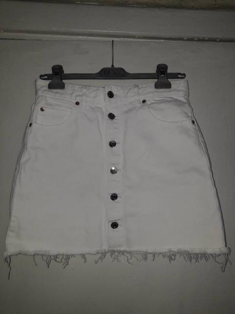 Спідничка джинсова біла PULL&BEAR M