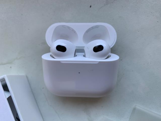 AirPods  Apple MME73ZM/A A2565