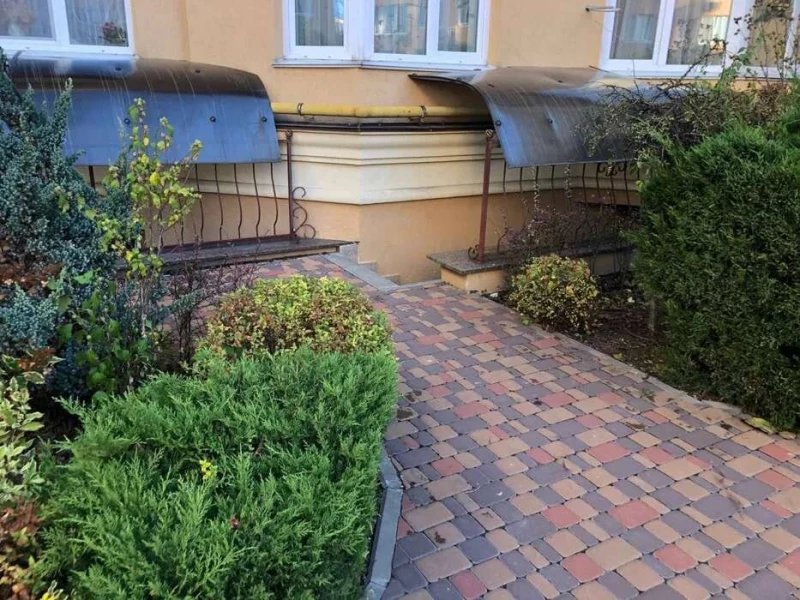 Комерційна нерухомість – 49 м²