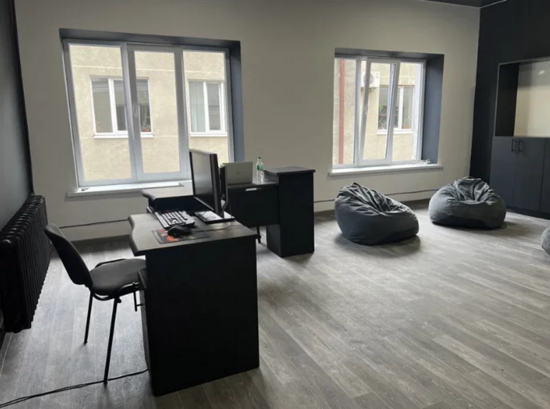 Комерційна нерухомість – 35 м²