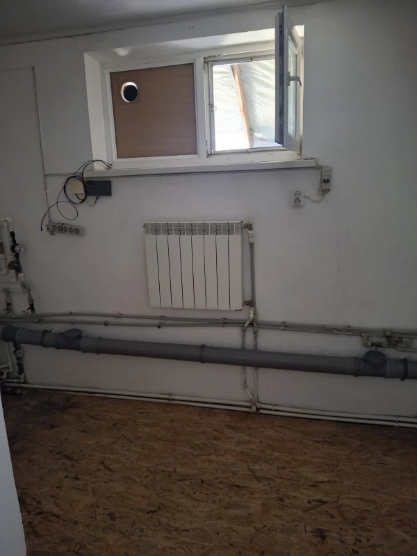 Комерційна нерухомість – 86 м², Кременец — 11/15