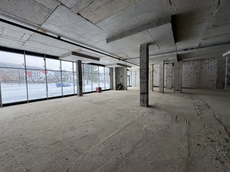 Комерційна нерухомість – 1007.1 м², Кременец — 12/15