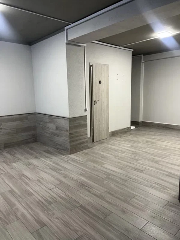 Комерційна нерухомість – 38 м²