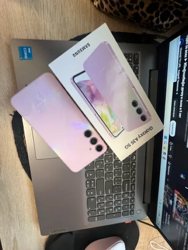 Samsung Galaxy A35 5G 8/256 ГБ рожевий, відмінний стан