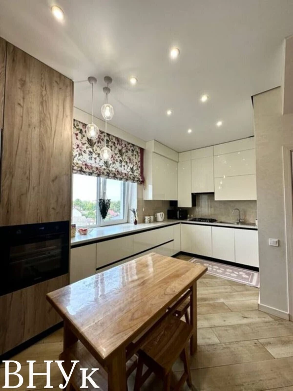 Квартира 3-кімн. продаж Луцьк, Центр – 92 м², Луцьк — 2/8