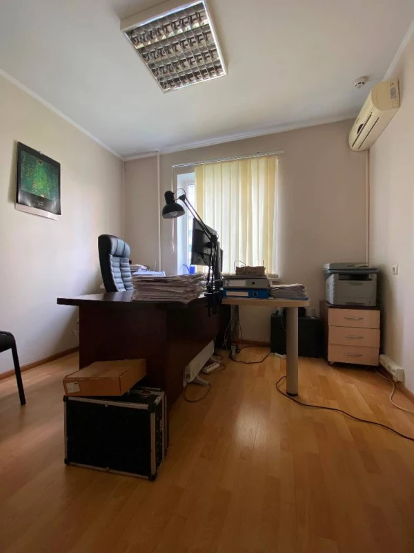 БЕЗ%, продам офіс 34м2, Василя Стуса 35/37, 7хв пішки метро Академмістечко або Житомирська, Київ — 6/9