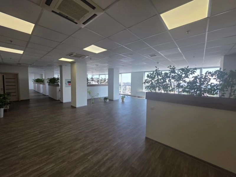 Комерційна нерухомість – 450 м², Київ — 6/12