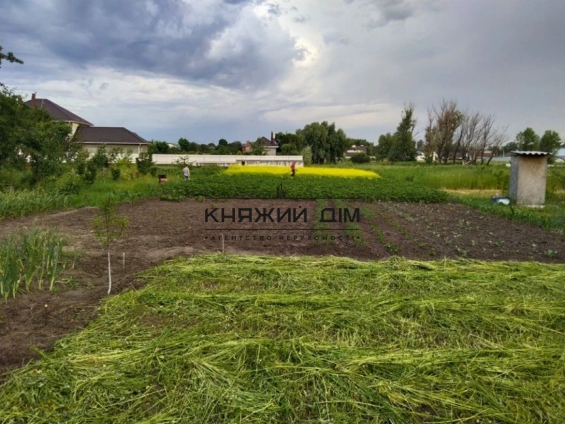 Будинок 0-кімн. продаж Погреби – 43 м², Погреби — 5/8