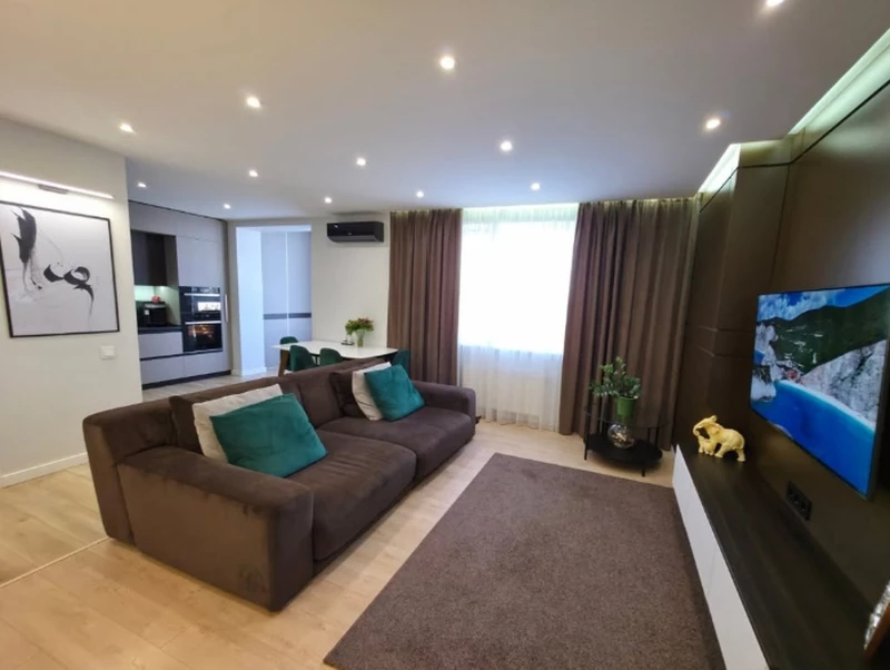 Квартира 3-кімн. продаж Дніпро, Бабушкинский р-н – 30 м²