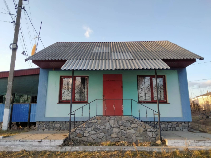 Комерційна нерухомість – 64 м²