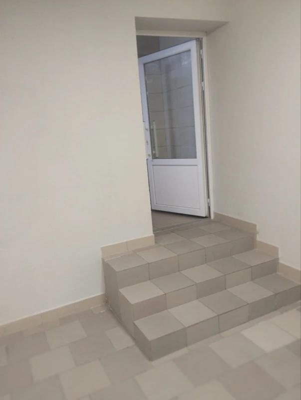 Комерційна нерухомість – 158.5 м², Полонне — 8/14