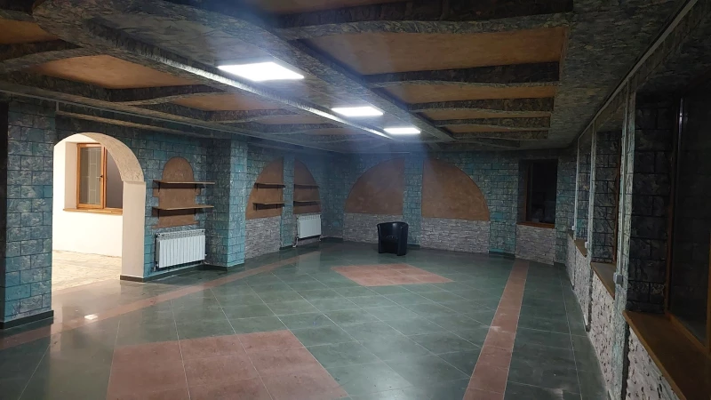 Комерційна нерухомість – 200 м², Іршава — 7/9