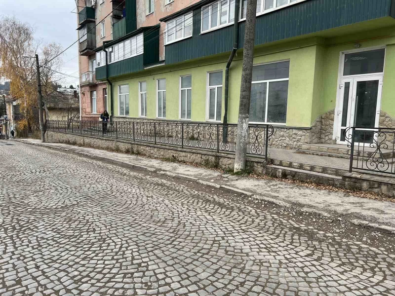 Комерційна нерухомість – 135 м², Бережаны — 6/11