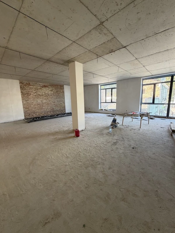 Комерційна нерухомість – 400 м², Кременец — 6/12