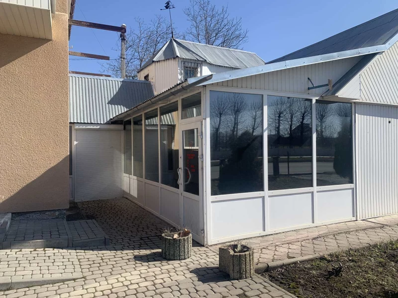 Комерційна нерухомість – 845 м², Чемерівці — 8/12