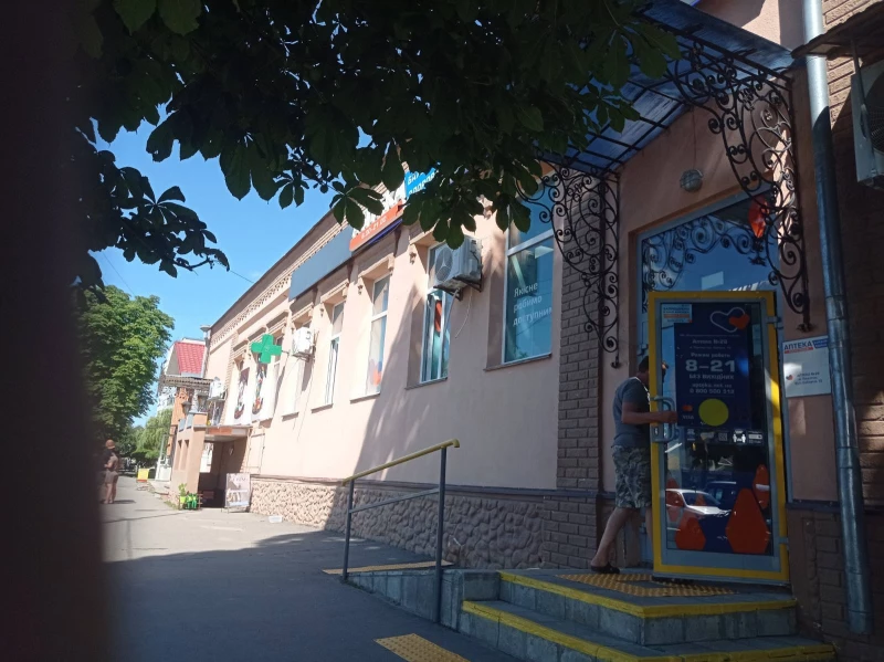 Комерційна нерухомість – 152.2 м², Пирятин — 3/11