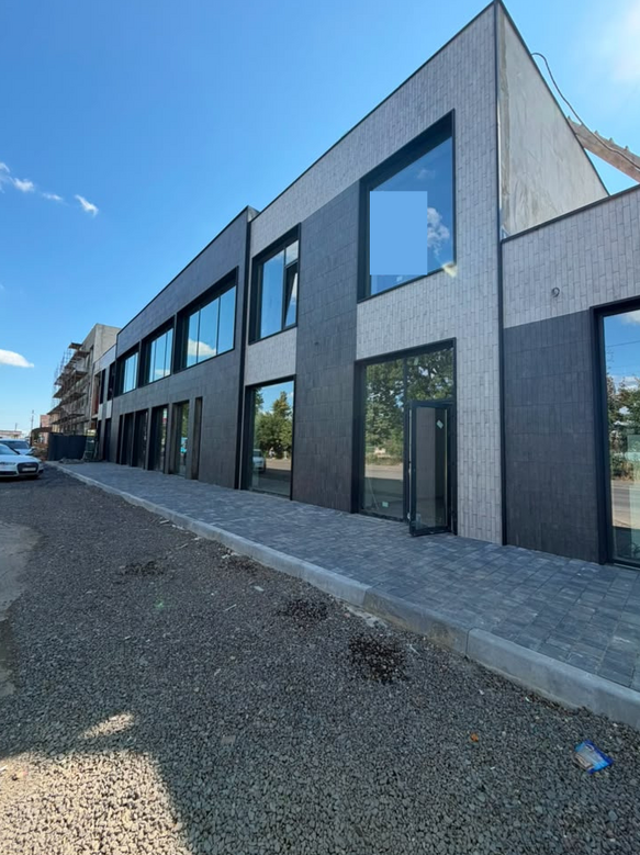 Комерційна нерухомість – 387 м²