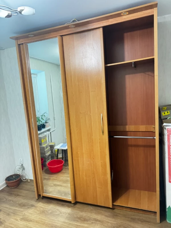 Шафа - купе тридверна з дзеркалом, б/в, Дніпро — 4/5
