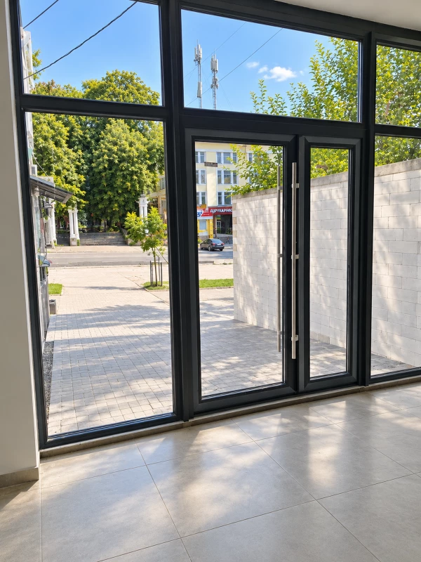 Комерційна нерухомість – 90 м²