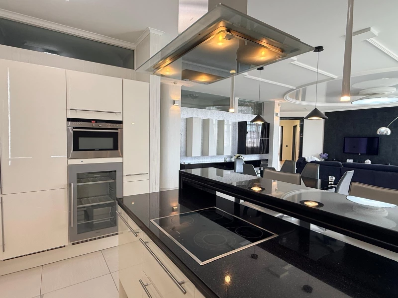 Квартира 3-кімн. оренда Харків, Центр – 190 м²
