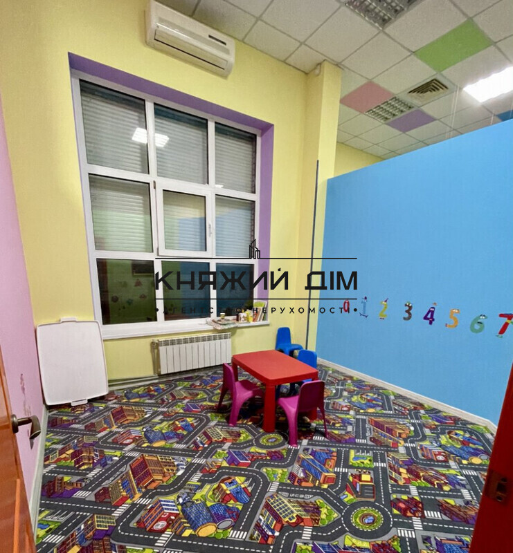 Комерційна нерухомість – 104 м², Київ — 9/12