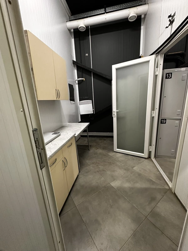 Комерційна нерухомість – 585 м², Бережаны — 8/10